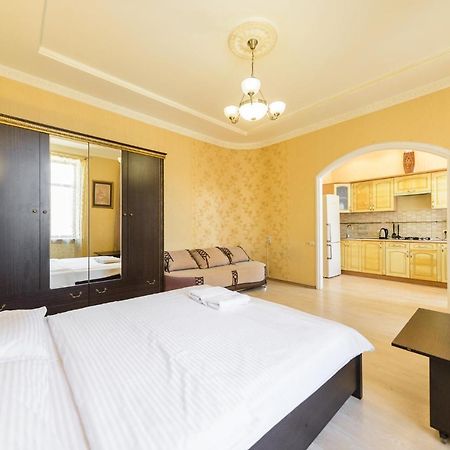 Centre 911 Flat Apartment Kyiv Exterior photo