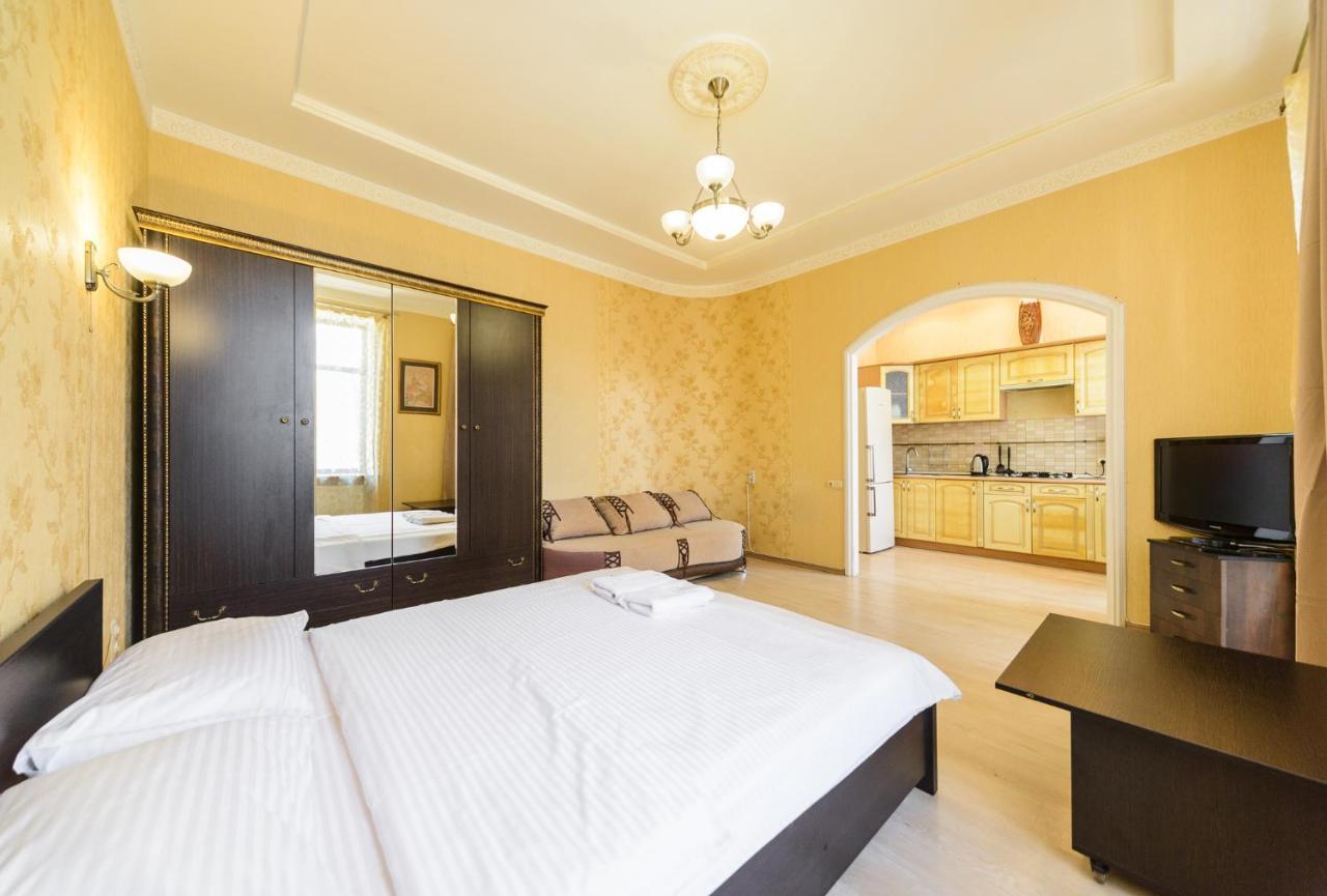 Centre 911 Flat Apartment Kyiv Exterior photo