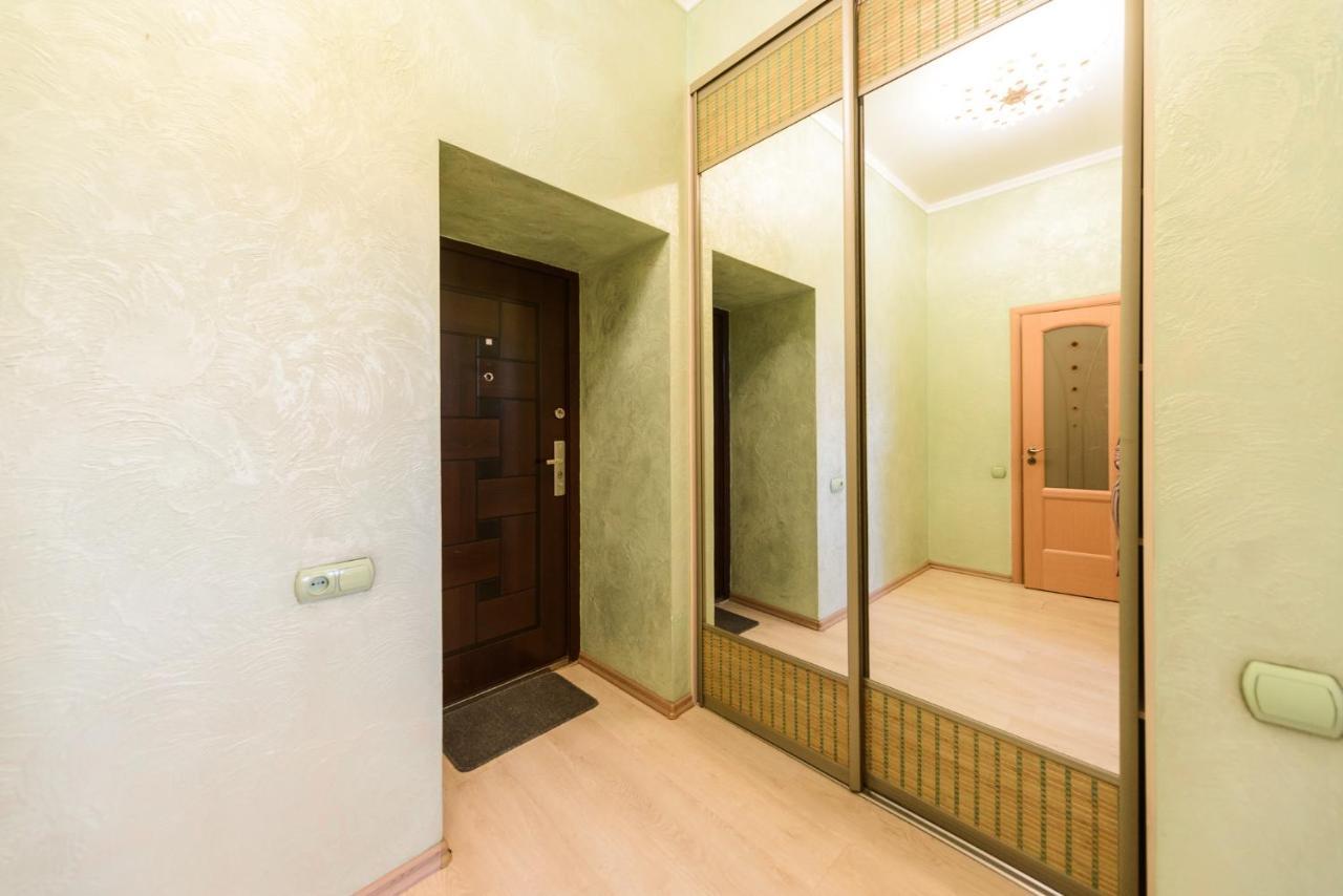Centre 911 Flat Apartment Kyiv Exterior photo